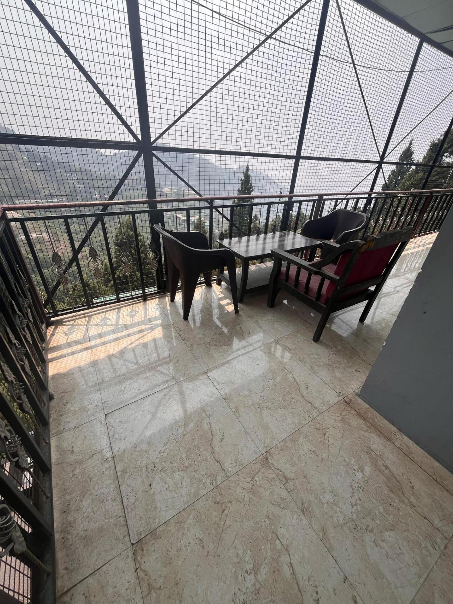 Royal Hill Inn Mussoorie Exterior photo